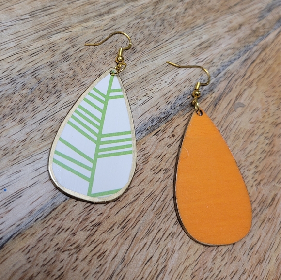 HAND CRAFTED Orange Lime Leaf Teardrop Dangle Earrings - Picture 3 of 5